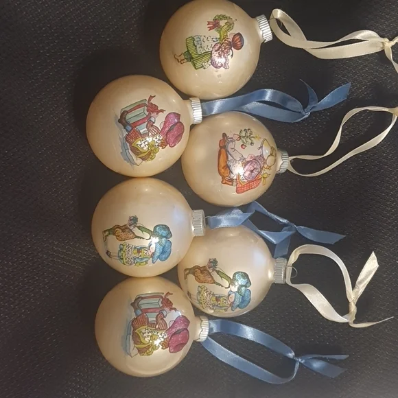 Holly Hobby glass ornaments - Picture 1 of 3